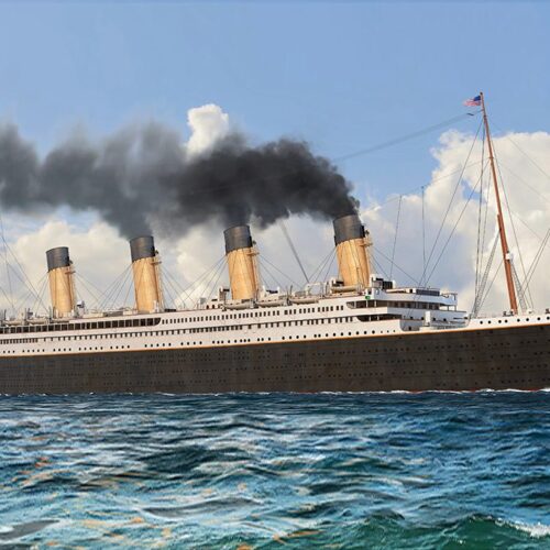 Titanic scala 1:700  HOBBY BOSS 83420 + COLLA OMAGGIO
